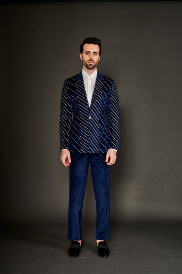 NAVY BLUE EMBROIDERED SUIT - Arjun Kilachand